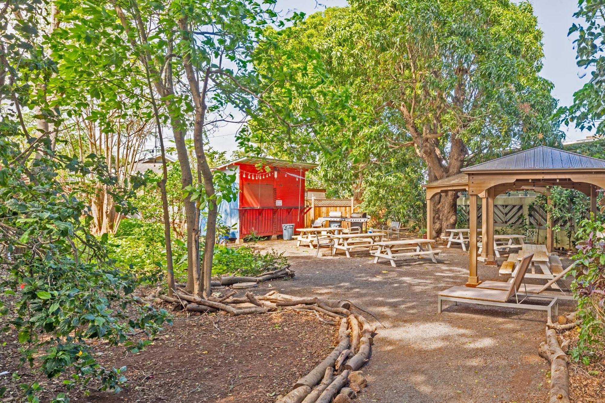 Howzit Hostels Wailuku Exterior foto